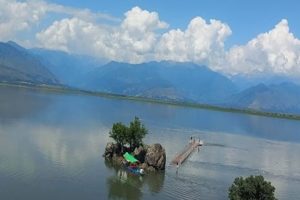 کشمیرمیں سیاحت کا احیا: غیرملکی سیاحوں کی وادی کشمیرمیں واپسی