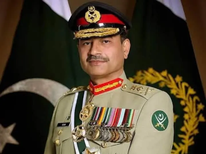 پاکستان بھیک کا کٹورہ پھینک کر کم کریں غیرملکی قرضوں پر انحصار: پاک فوج سربراہ