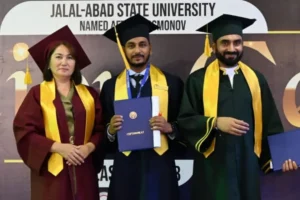 سعادت گنج کے عمر فاروق انصاری کو کرغیزستان کی جلال آباد یونیورسٹی سے ایم بی بی ایس کی ڈگری اور اعزاز سے نوازا گیا