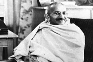 مہاتما گاندھی نے انگریزوں کے خلاف کب شروع کی تھی  عدم تعاون کی تحریک؟
