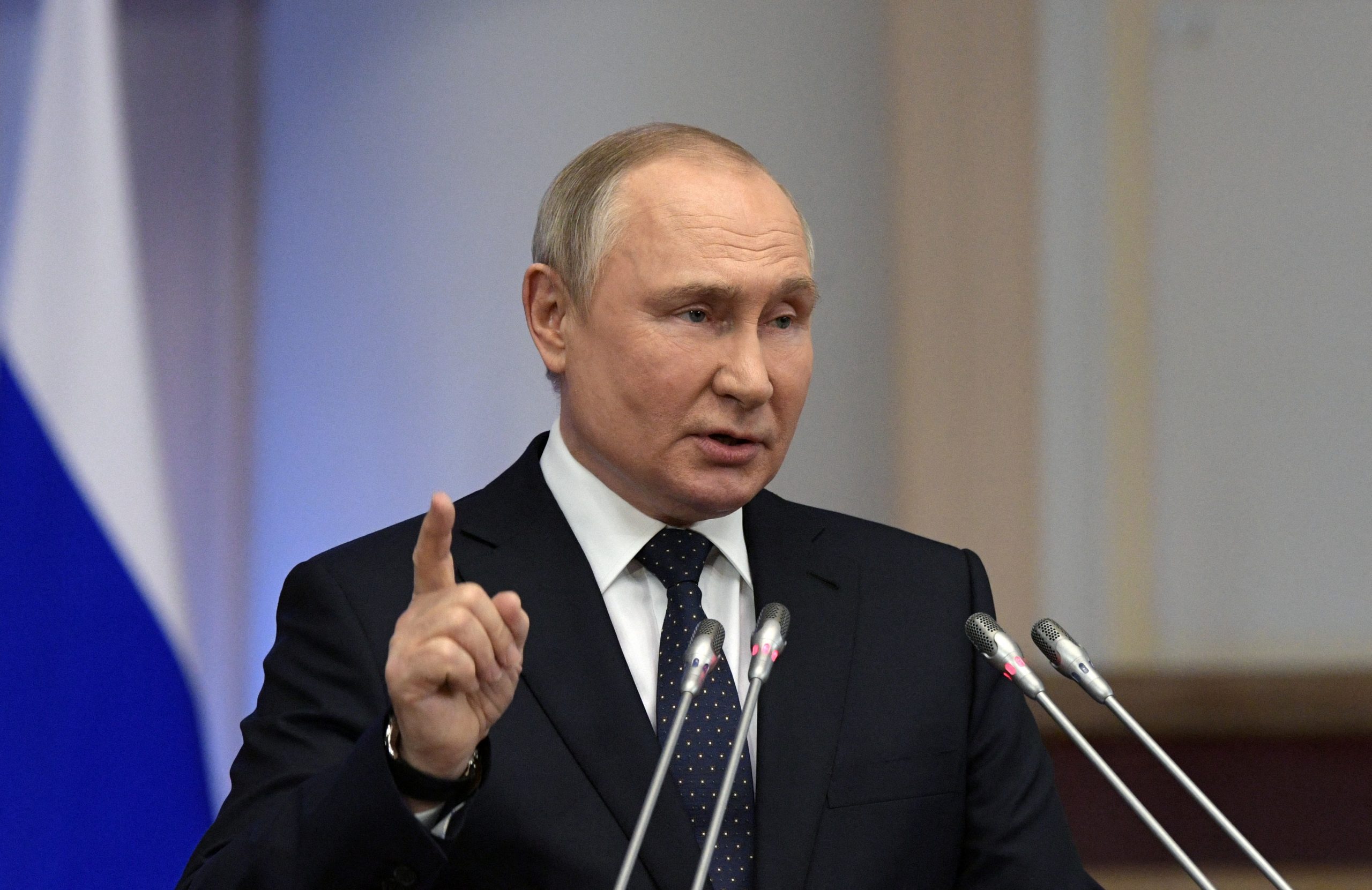 پوتن کا یورپ کو سخت جواب، روس 11 اگست کو لانچ کرے گا مون لینڈر